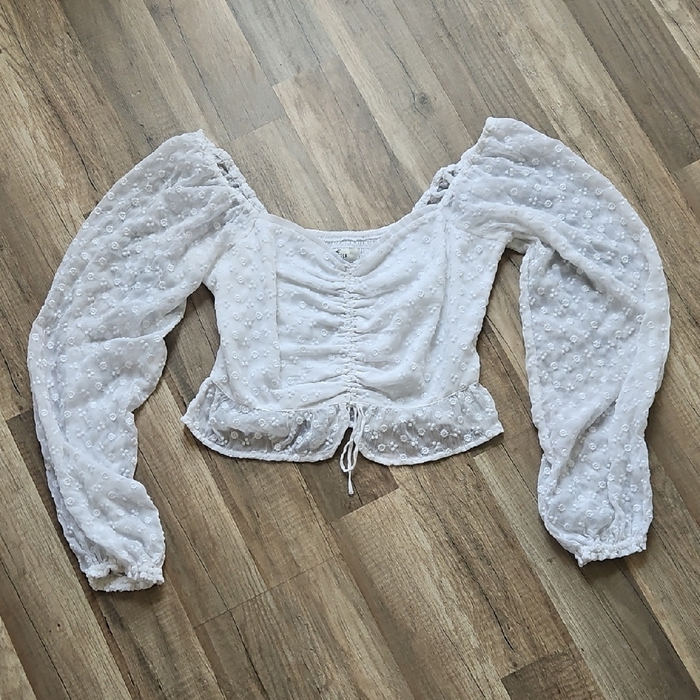 Hollister White Sheer Puff Sleeve Cropped Peassnt Top
